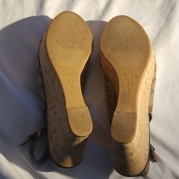 Coach Tan wedges - Picture 3 of 4